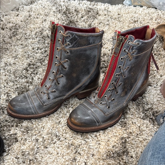 Stylish Gray and Red Women's Boots - Picture 2 of 5